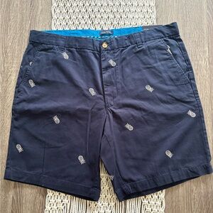 NEW Club Room pineapple flat front shorts